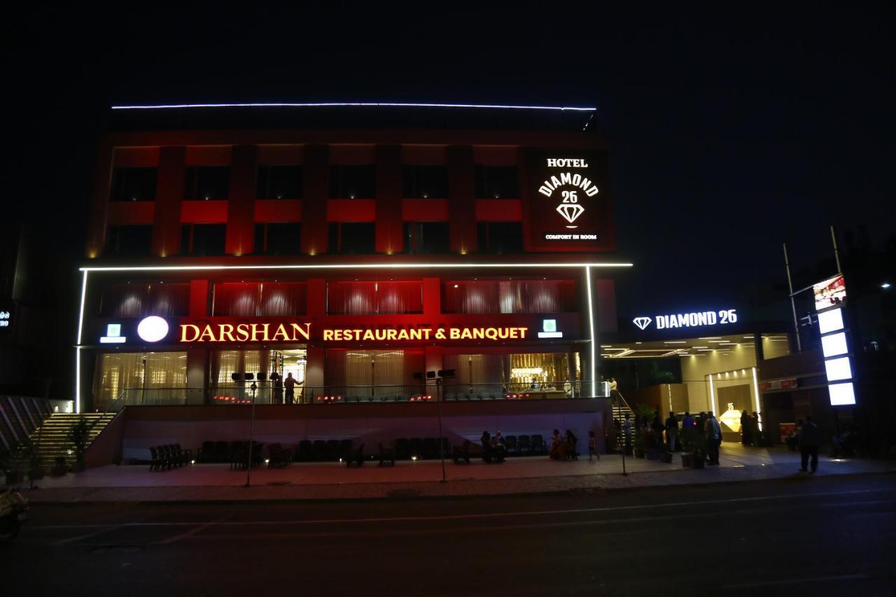 Hotel Diamond 26 Surat Eksteriør billede