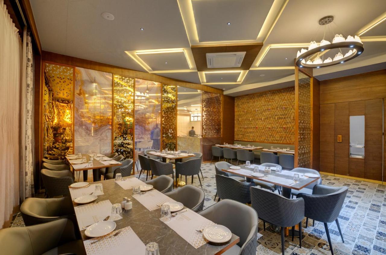 Hotel Diamond 26 Surat Eksteriør billede