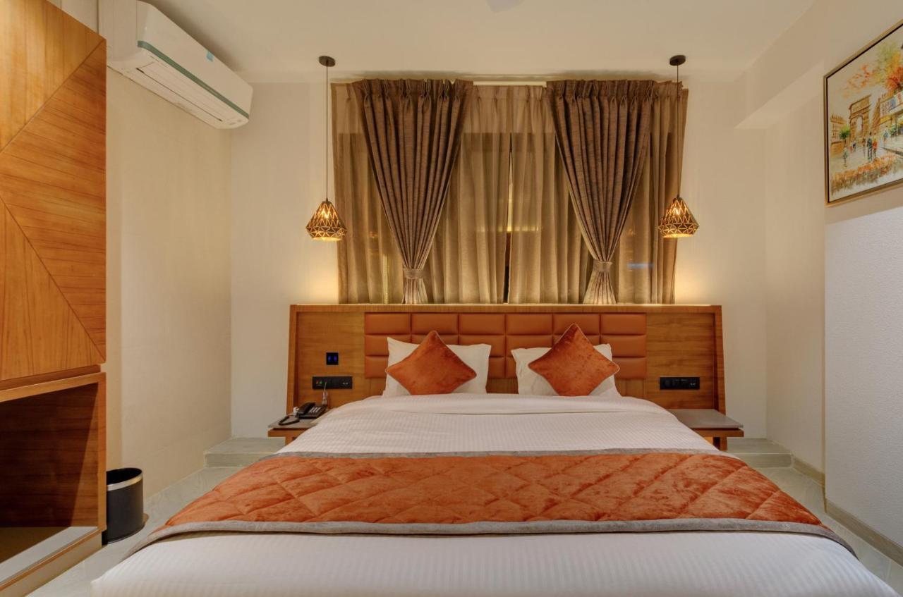 Hotel Diamond 26 Surat Eksteriør billede