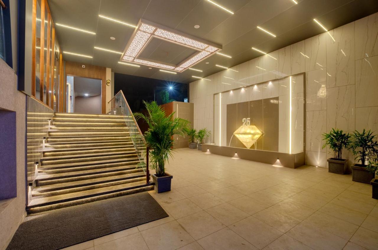 Hotel Diamond 26 Surat Eksteriør billede